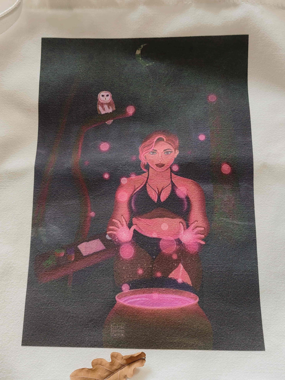 détail de l'illustration du totebag imprimé Stella
