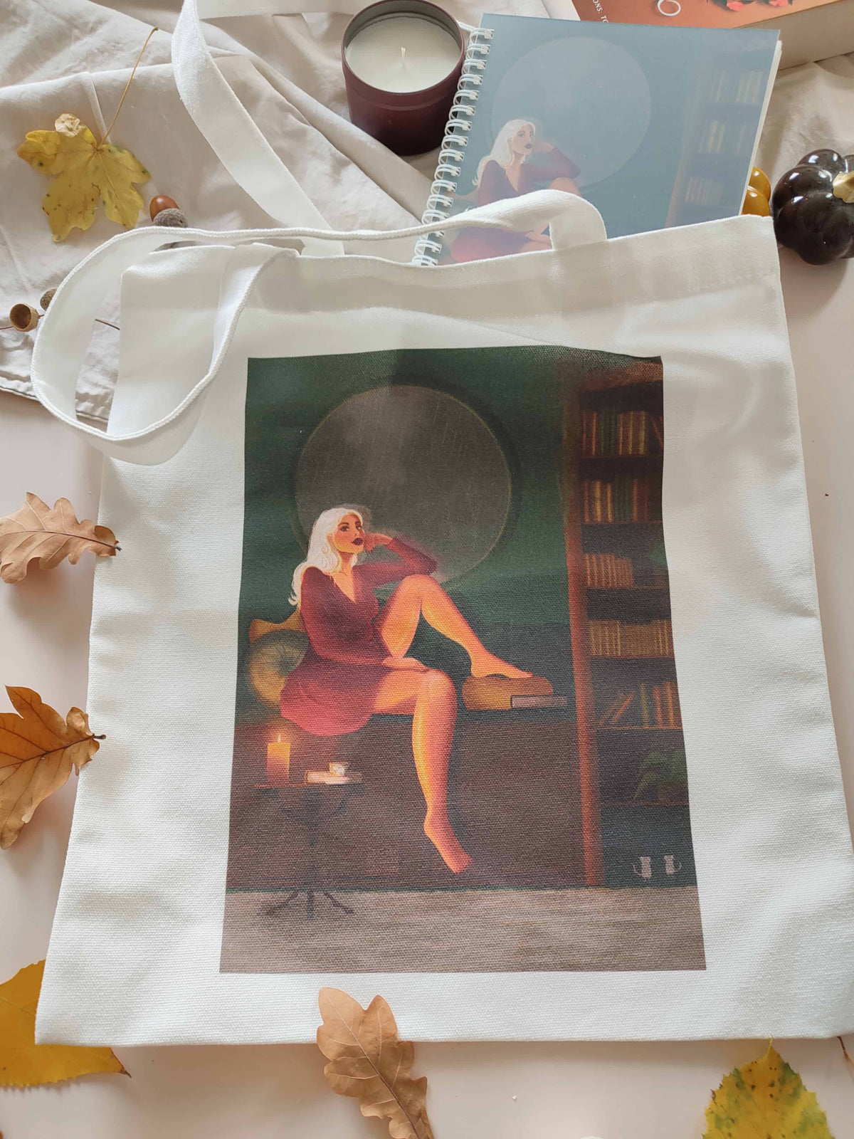totebag bag en toile impression luna vue à plat avec son carnet associé