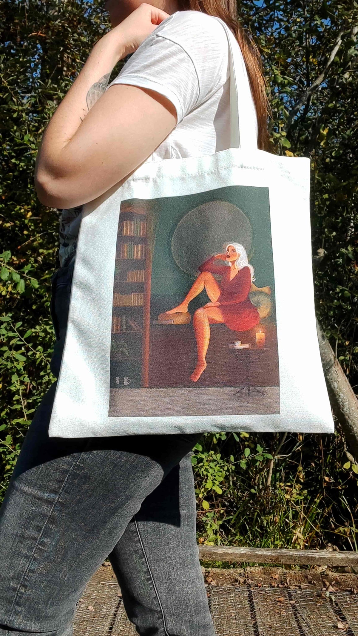 totebag bag impression luna porté, vue de face