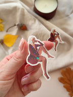 sticker holographique Luna penchée, vue sur l'effet irisé holographique étoilé